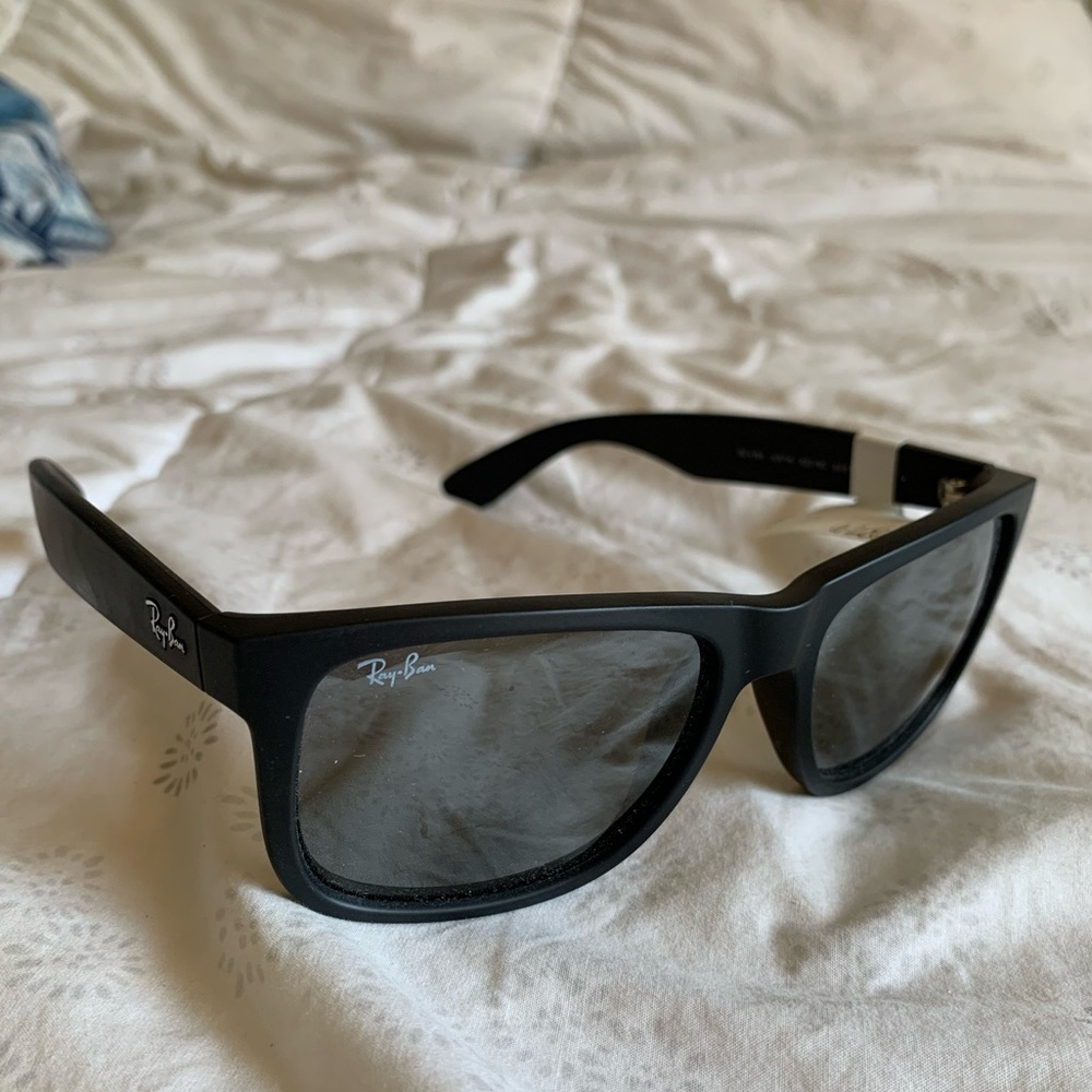New matte black Raybans